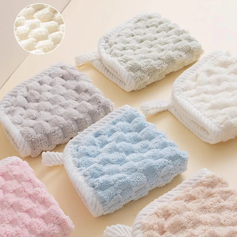 Hand Towel Lovely Cloud Pattern Super Absorbent Hand Towel with Cloud Lattice Pattern for Bathroom Decoration for Daily Use