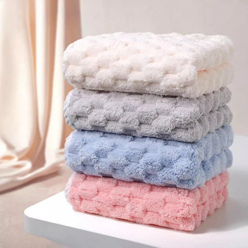 Hand Towel Lovely Cloud Pattern Super Absorbent Hand Towel with Cloud Lattice Pattern for Bathroom Decoration for Daily Use